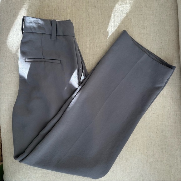 Aritzia Effortless Pant - Picture 2 of 9